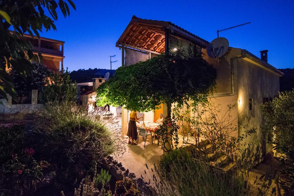 Apartments Pol Murvu Vis Bagian luar foto