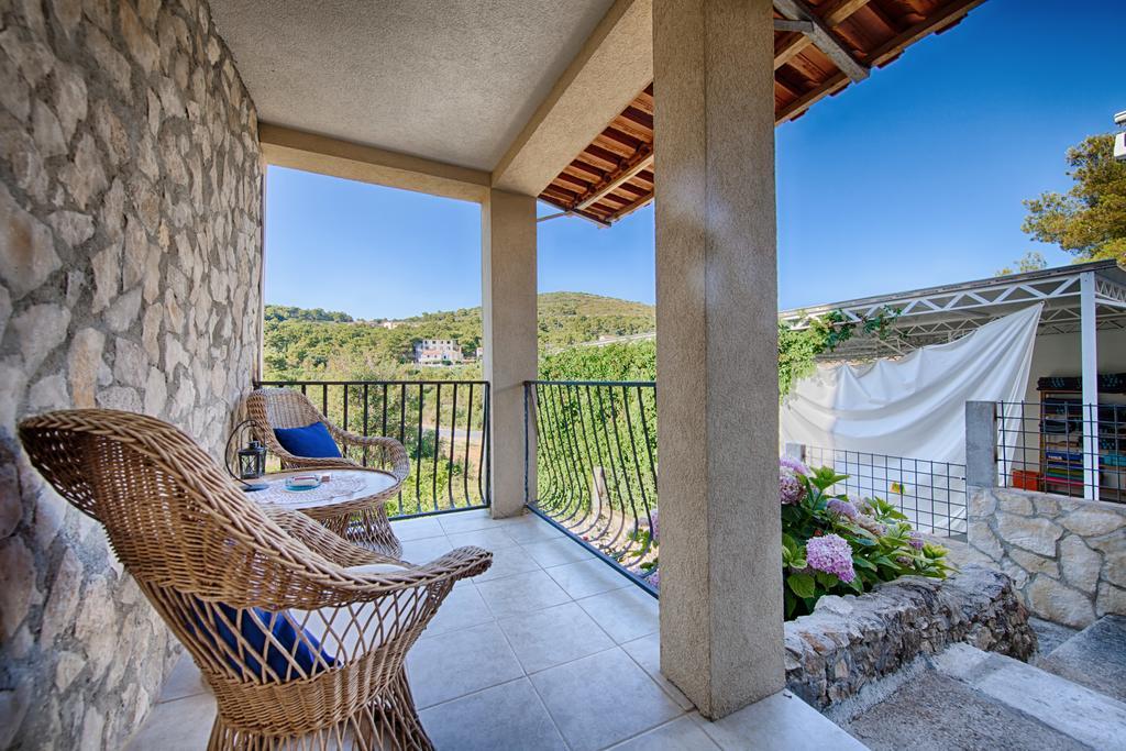 Apartments Pol Murvu Vis Bagian luar foto